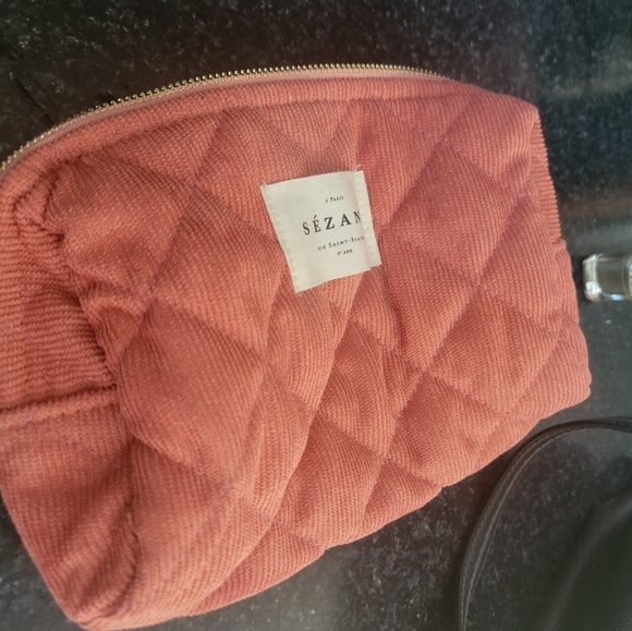 Sezane France Quilted Rust Orange Cosmetic Case Bag Lifestyle Sustainable Paris - Picture 3 of 11